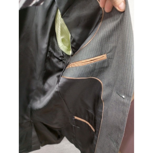 BCBG Attitude Men's Suit Coat Size 40 R 100% Wool Dark‎ Gray Pin-Stripes EUC - Picture 5 of 16